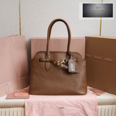Aventure Nappa Leather