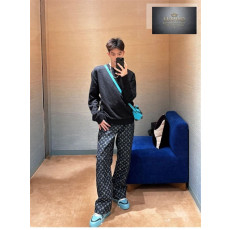 루이비통 엠브로이더드 LV 아라베스크 크루넥 맨투맨