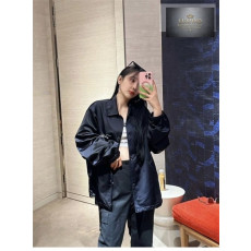 루이비통 백로고 코치 자켓 1ABZG5