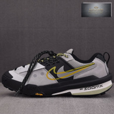 나이키 x 사카이 제가마돔 SP 스니커즈 “Matte Silver Yellow” HQ8618-002