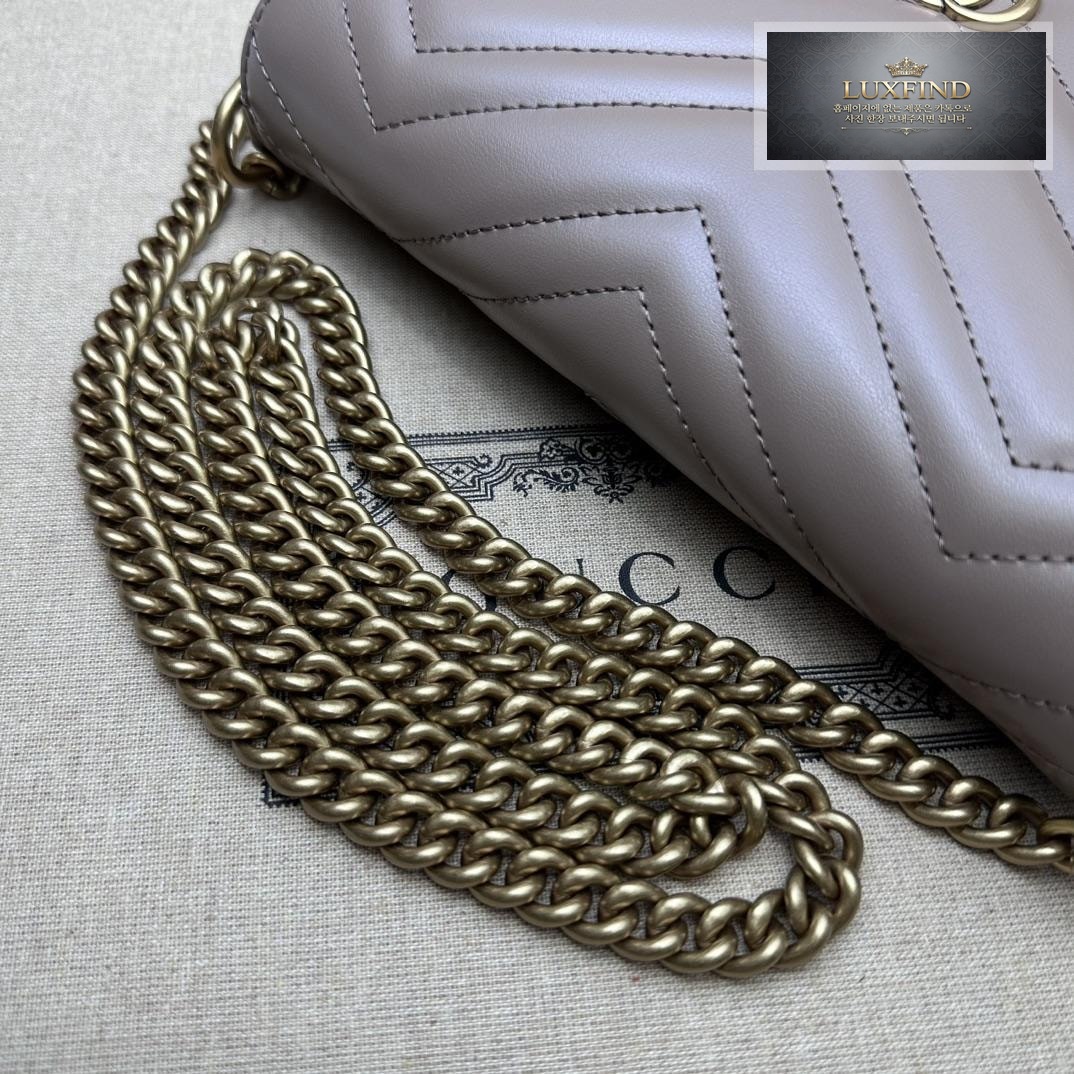 Gucci GG Marmont Matelasse Mini Chain