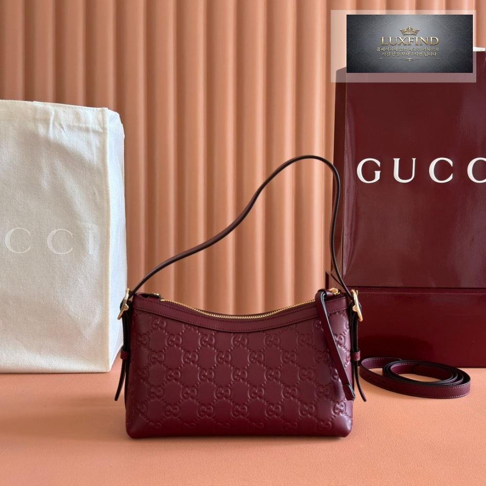 Gucci GG Emblem Shoulder