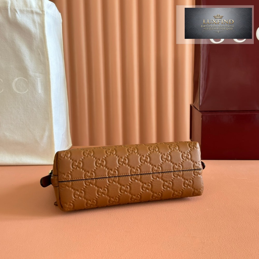 Gucci GG Emblem Shoulder