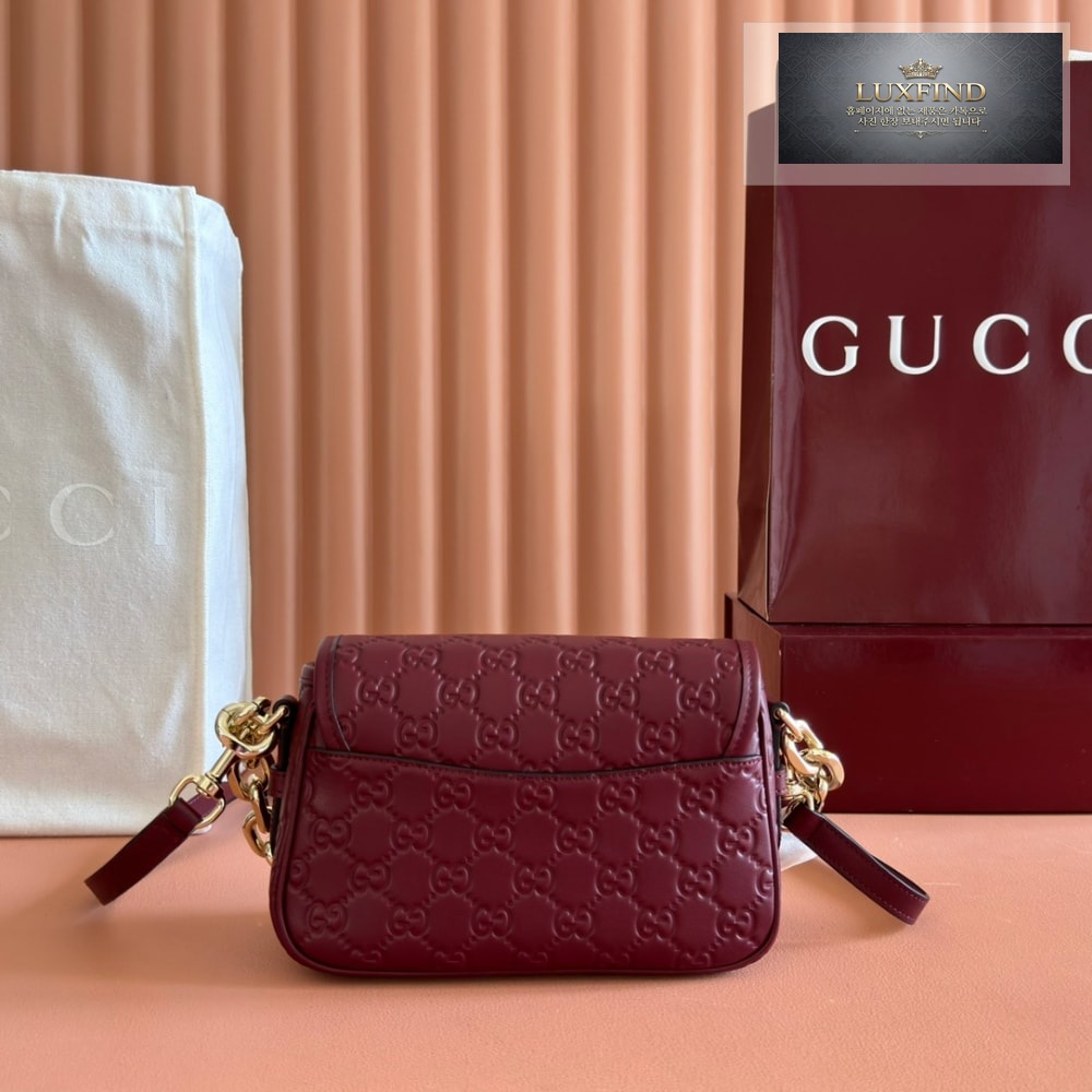 Gucci GG Emblem Shoulder