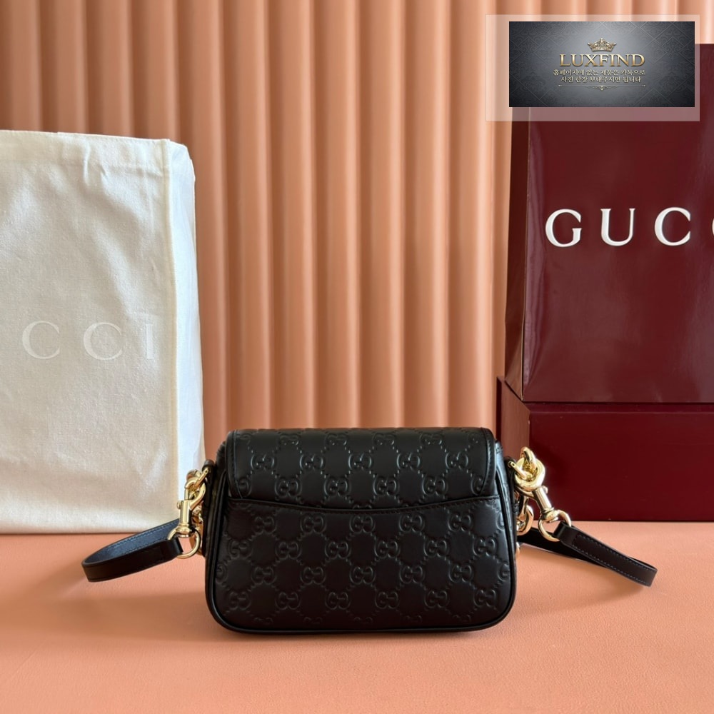 Gucci GG Emblem Shoulder