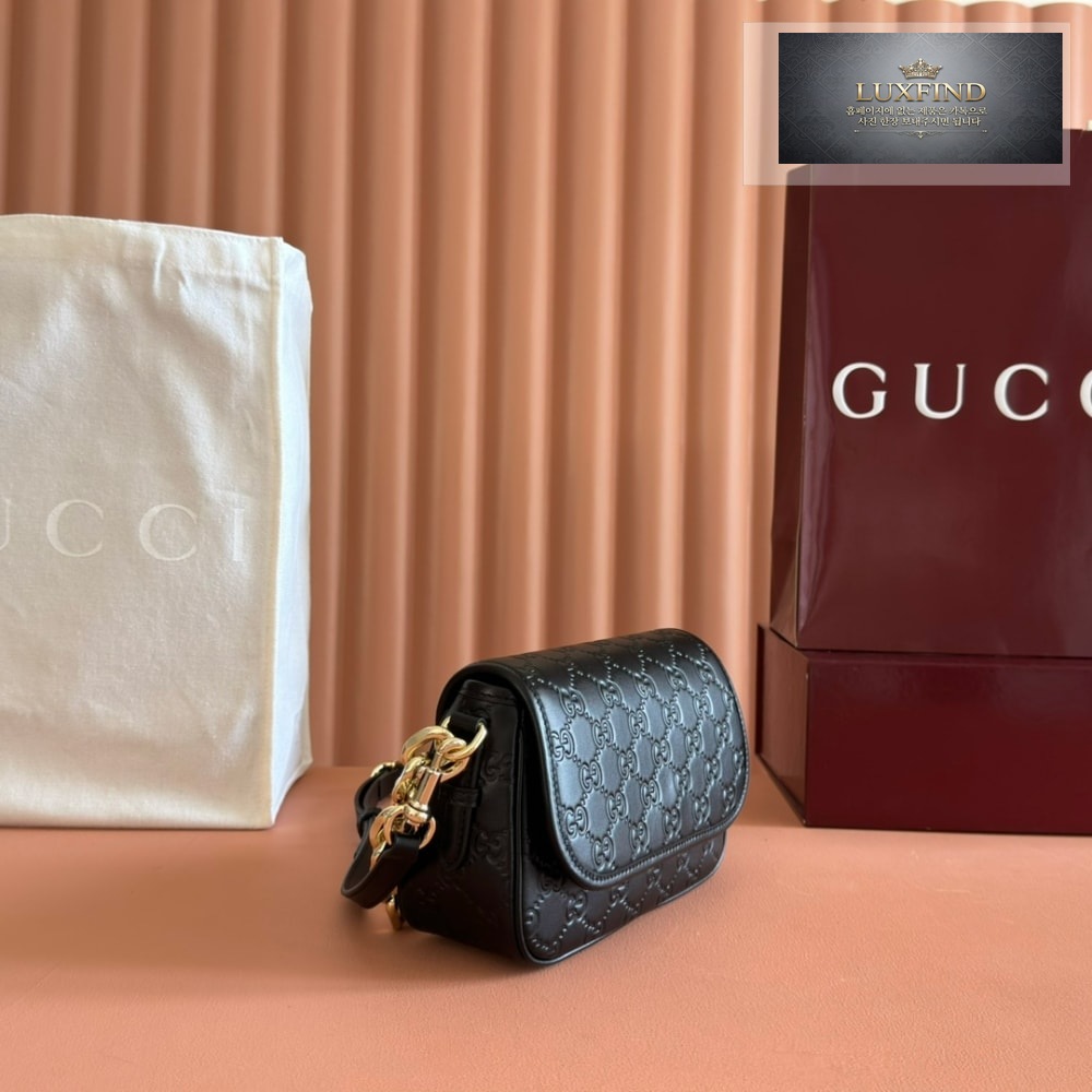 Gucci GG Emblem Shoulder