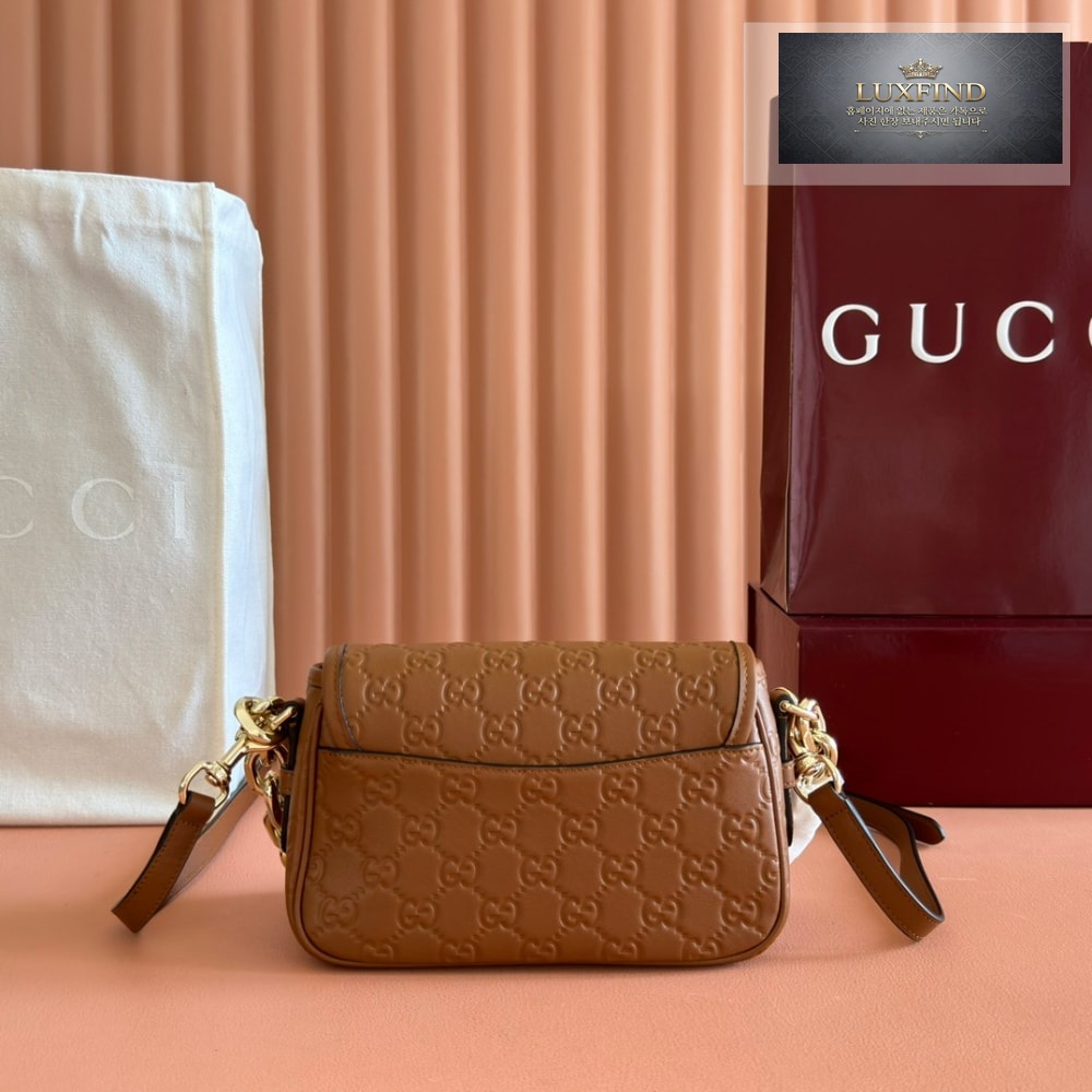 Gucci GG Emblem Shoulder