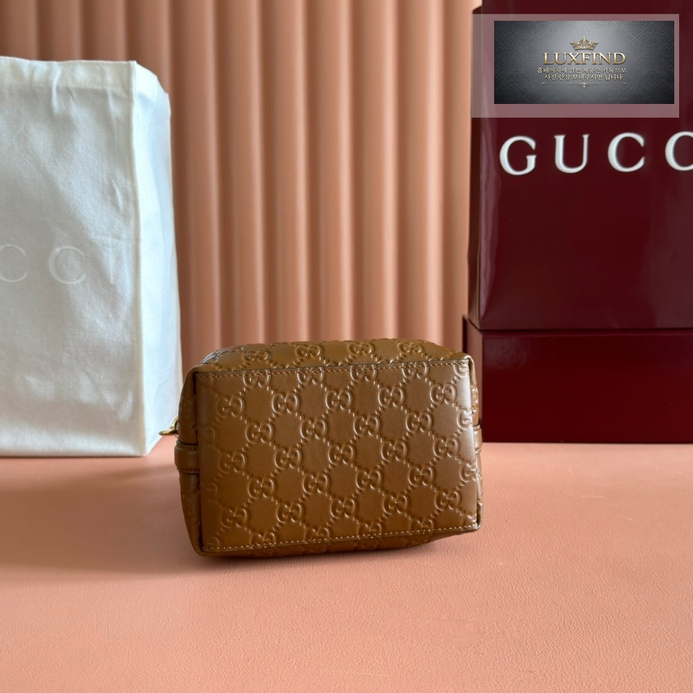 Gucci GG Emblem Bucket