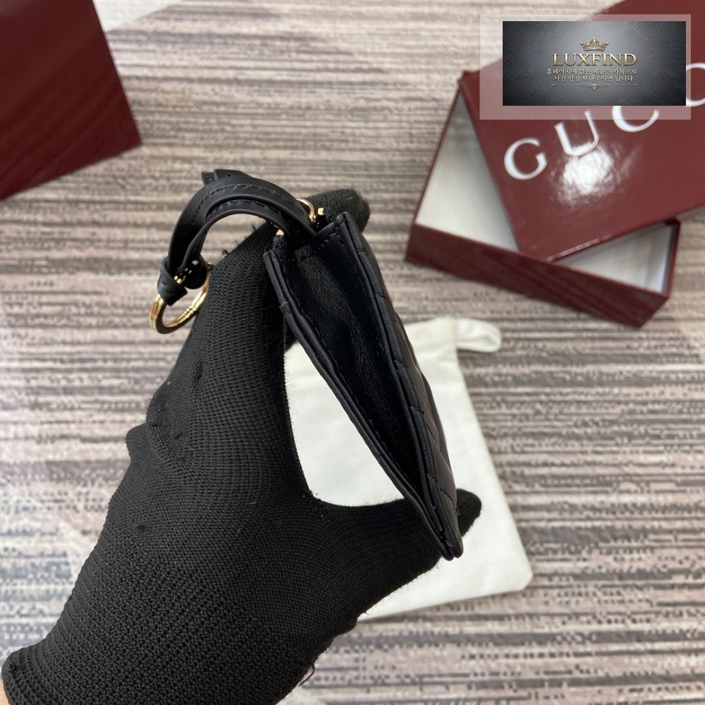 Gucci 837747