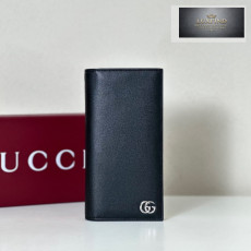 Gucci 835054