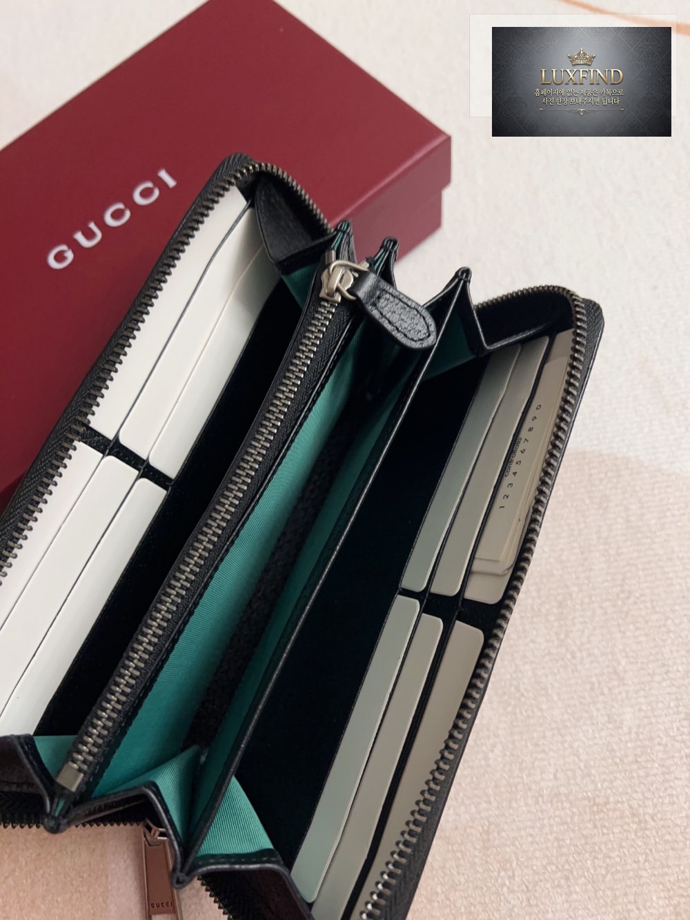Gucci 834694