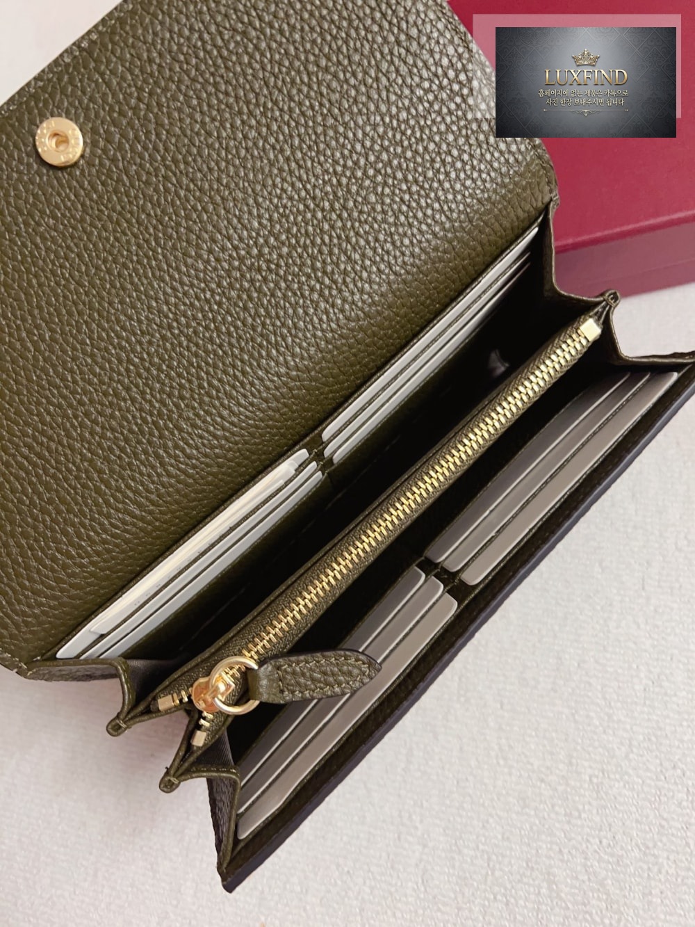 Gucci 828147