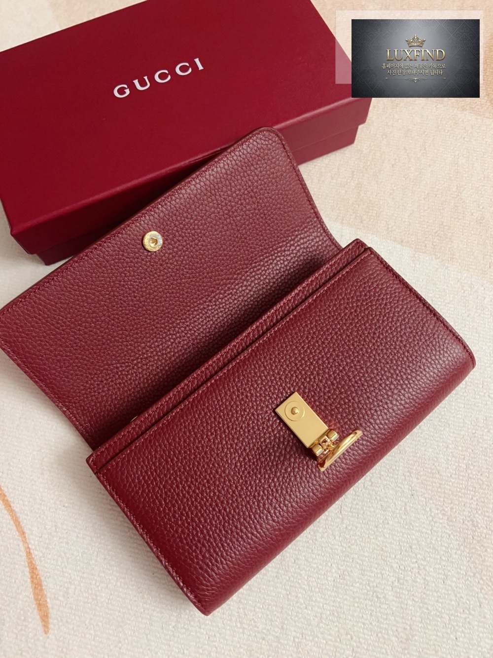Gucci 828147