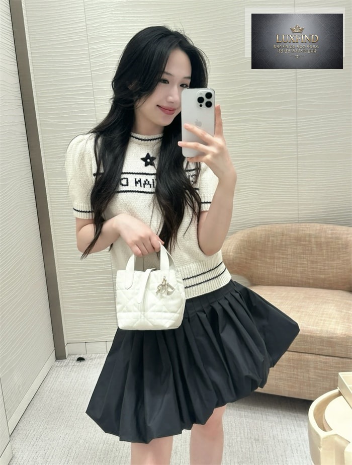 디올 뚜주흐 버티컬 나노 토트백 라떼 매크로까나쥬