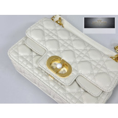 디올 까나쥬 스티칭 줄리 스몰 탑 핸드백 22*14*8CM “2COLOR”