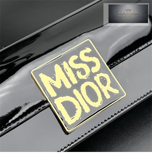 디올 Miss Dior Graffiti 플랩백