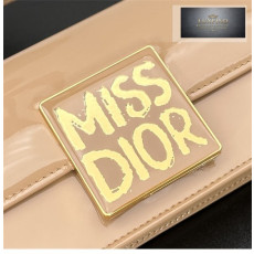디올 Miss Dior Graffiti 플랩백