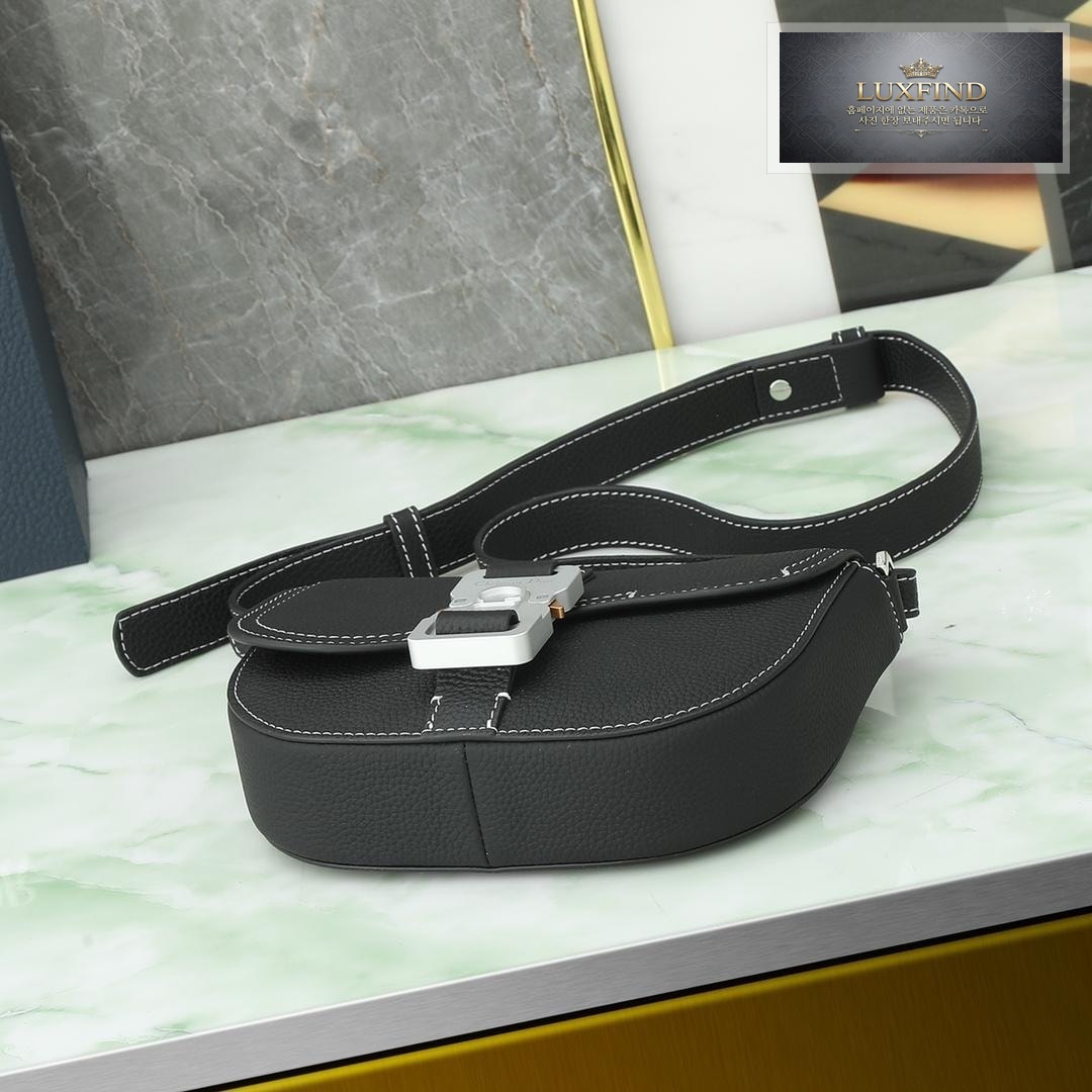 Dior Saddle Mini Flap Messenger