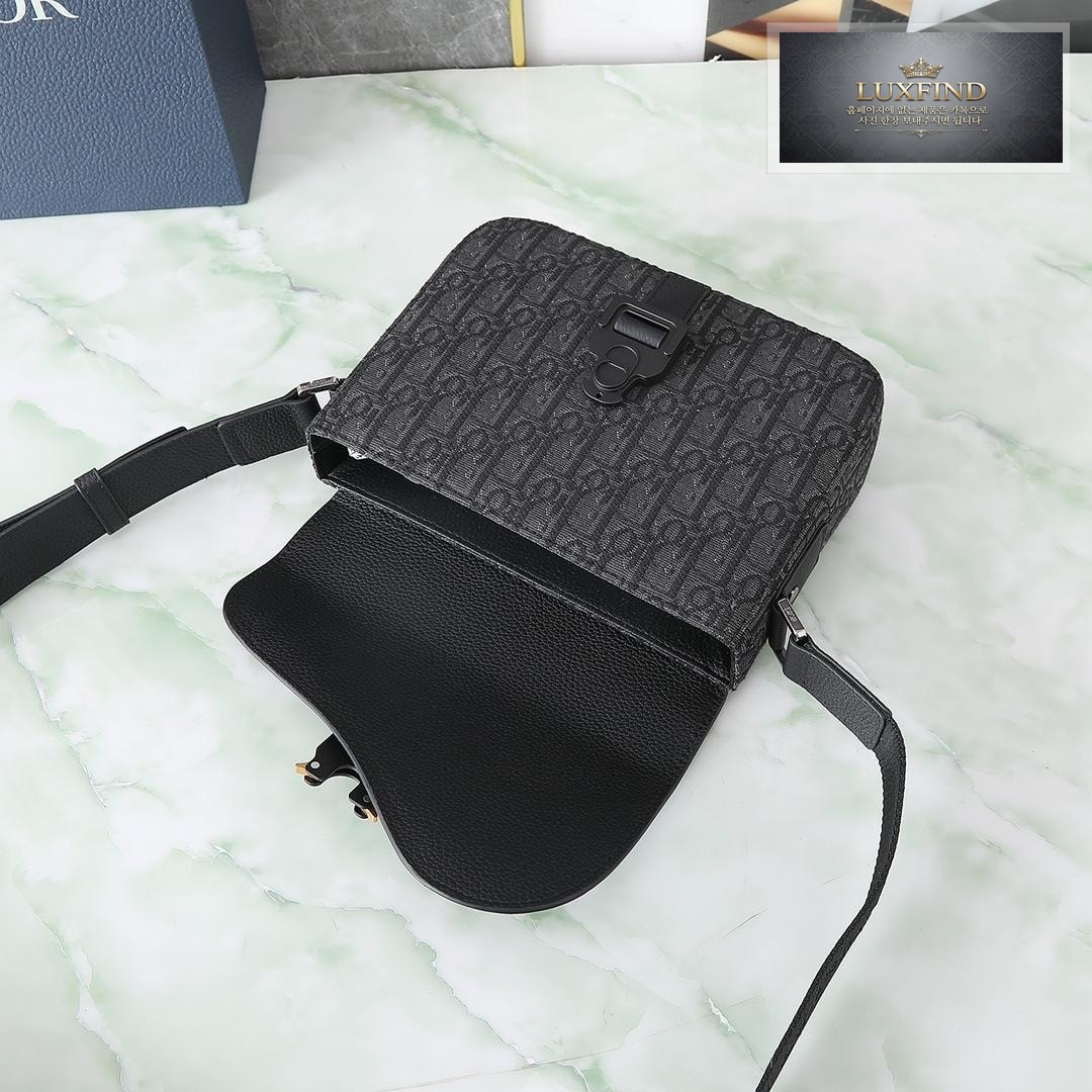 Dior Saddle Messenger