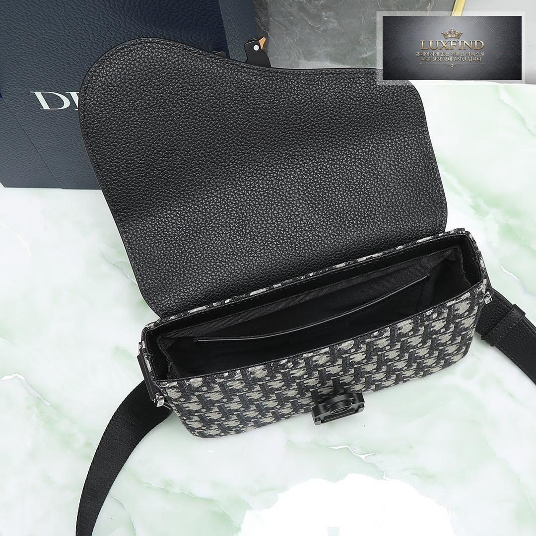 Dior Saddle Messenger