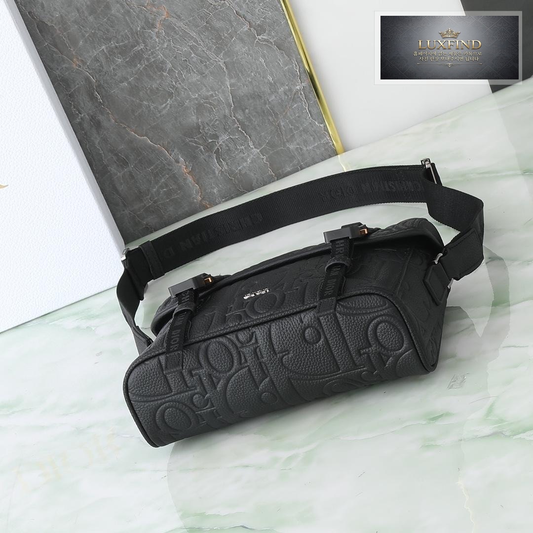 Dior Hit The Road Messenger Flap