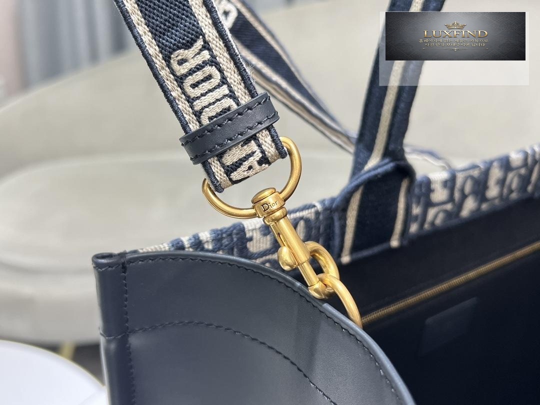 Dior Book Tote Cross