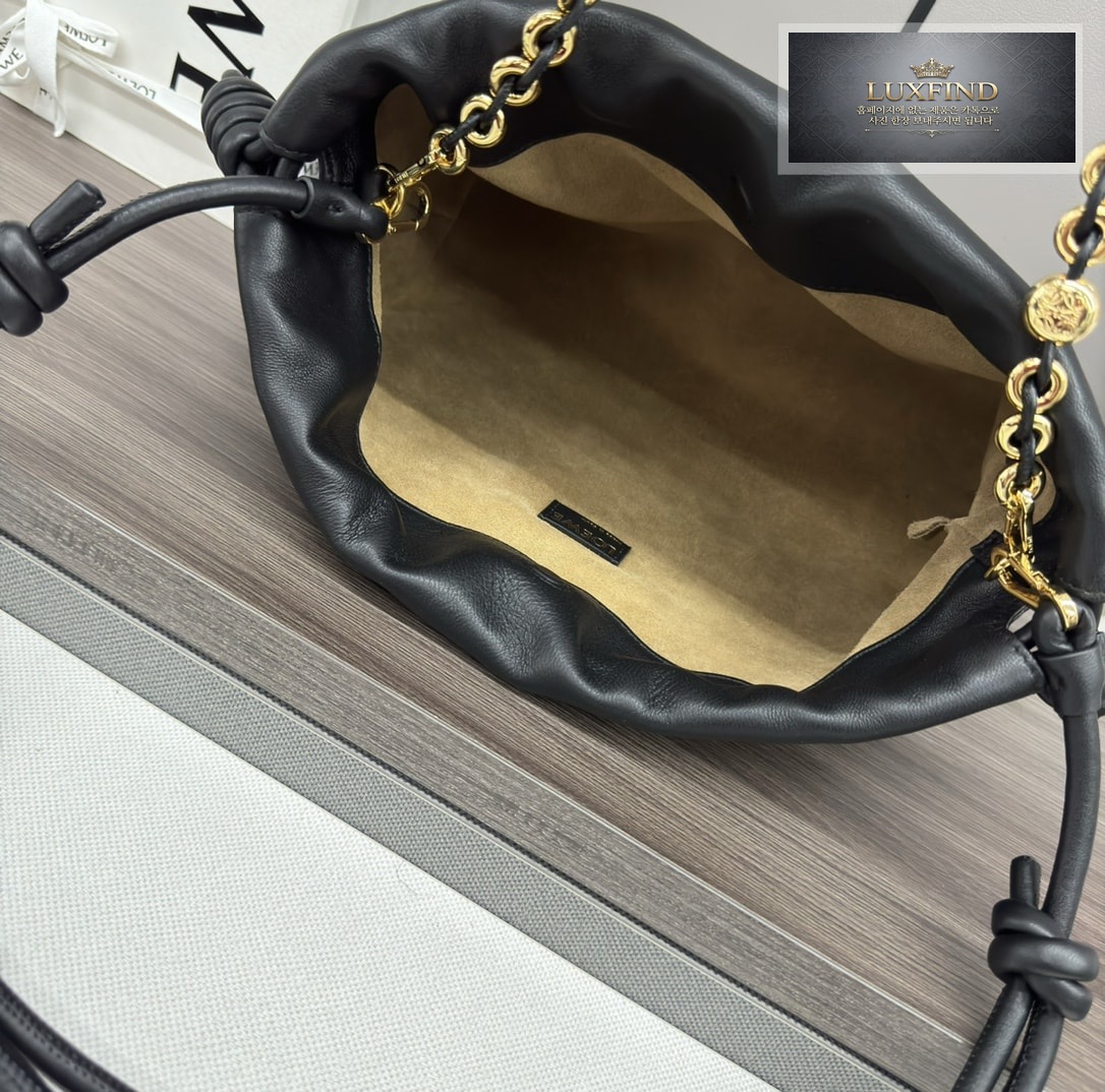 로에베 플라멩고 펄스 멜로우 나파 램스킨 크로스 백 30*20*10.5CM
