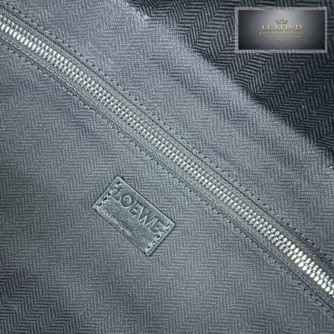 Loewe Puzzle Fold Weekend