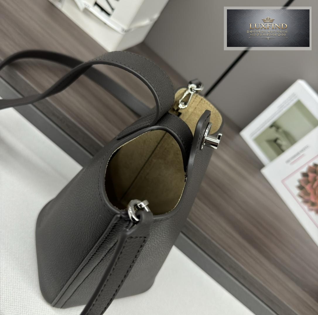 Loewe Pebble Bucket Mini