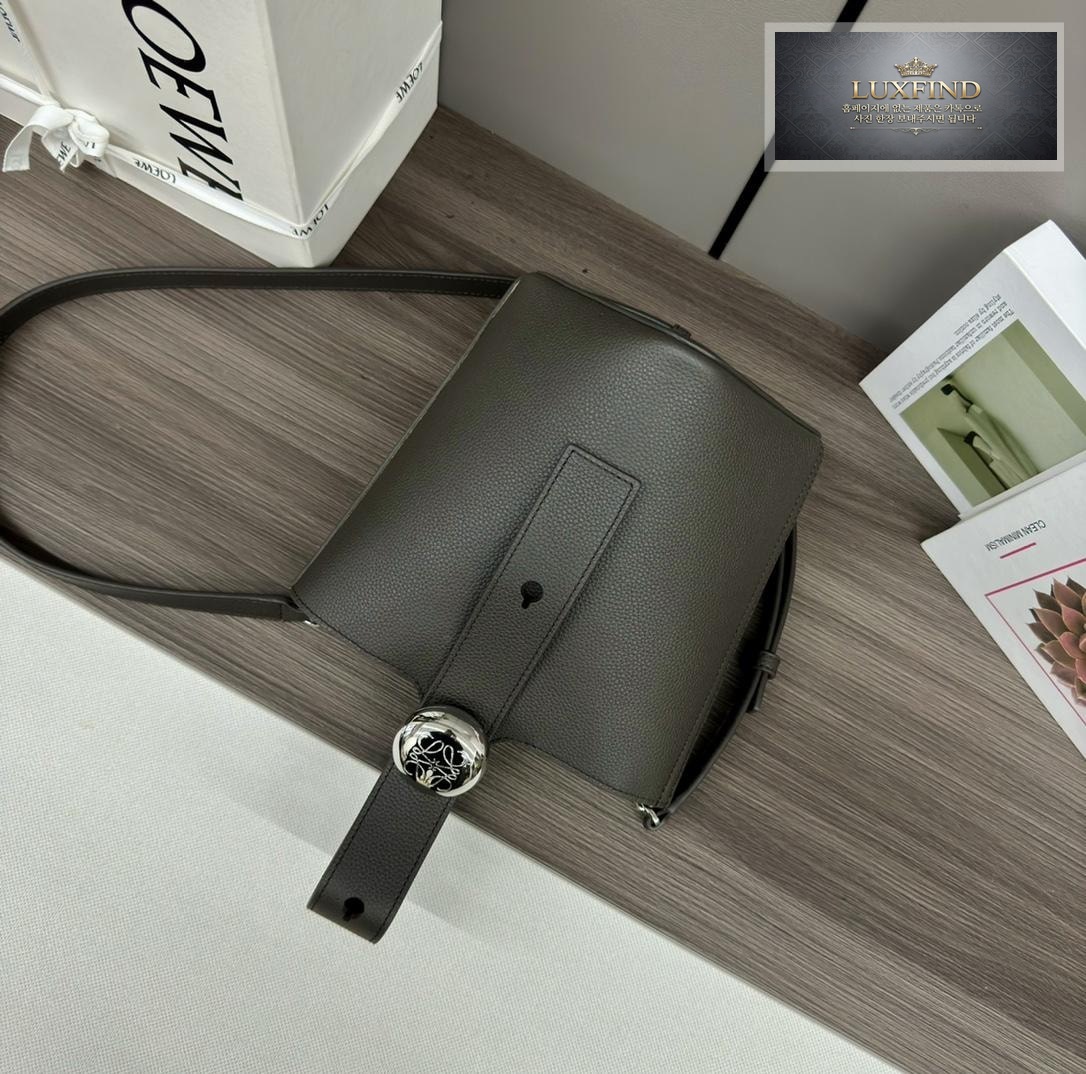 Loewe Pebble Bucket Mini