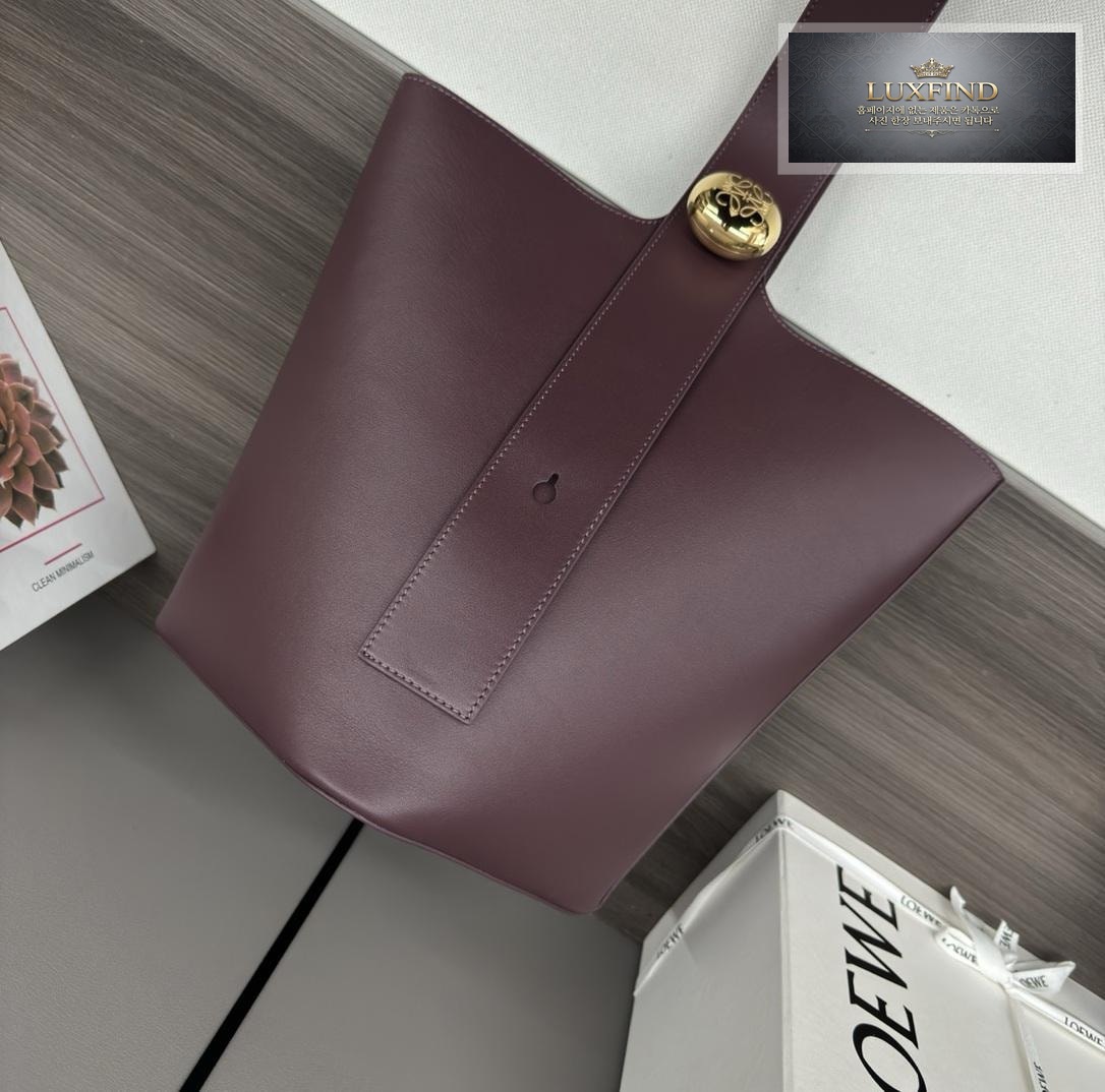Loewe Pebble Bucket Medium