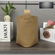Loewe Pebble Bucket Medium