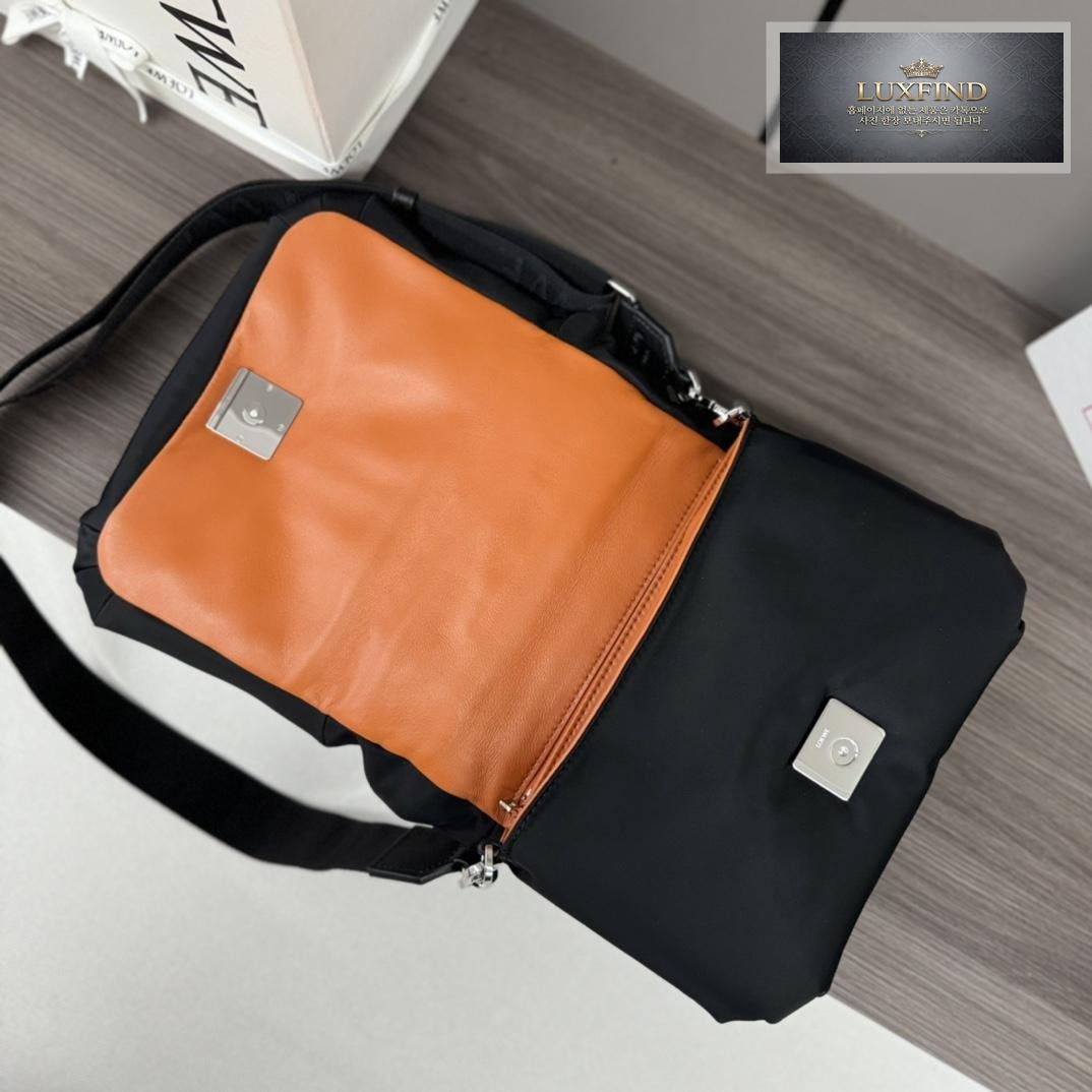 Loewe Goya Puffer Shoulder
