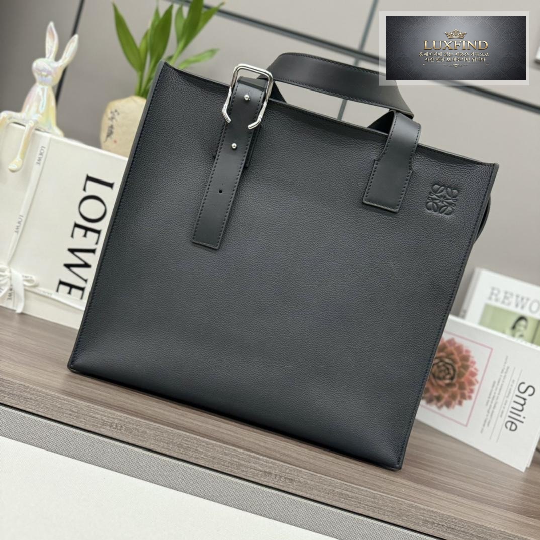 Loewe Buckle Zip Tote