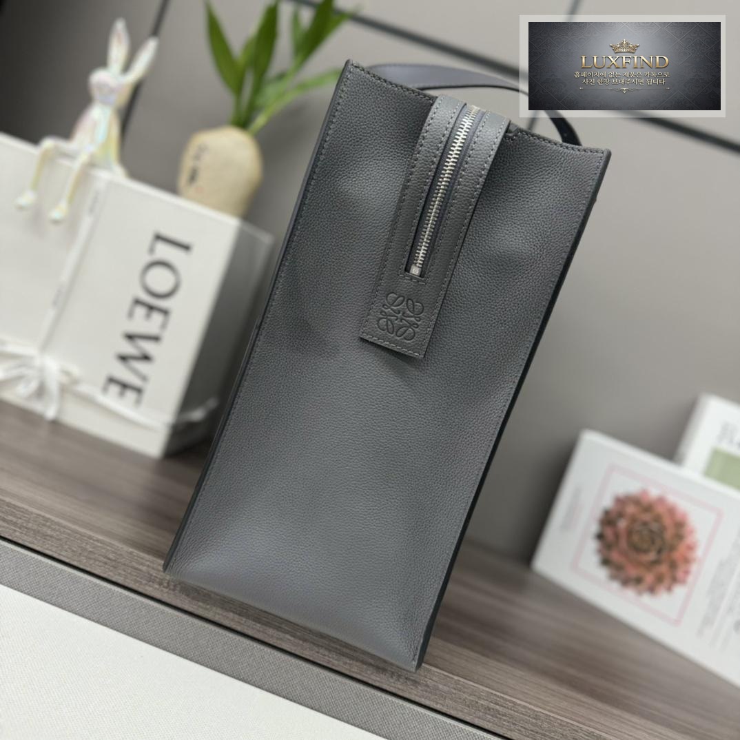 Loewe Buckle Zip Tote