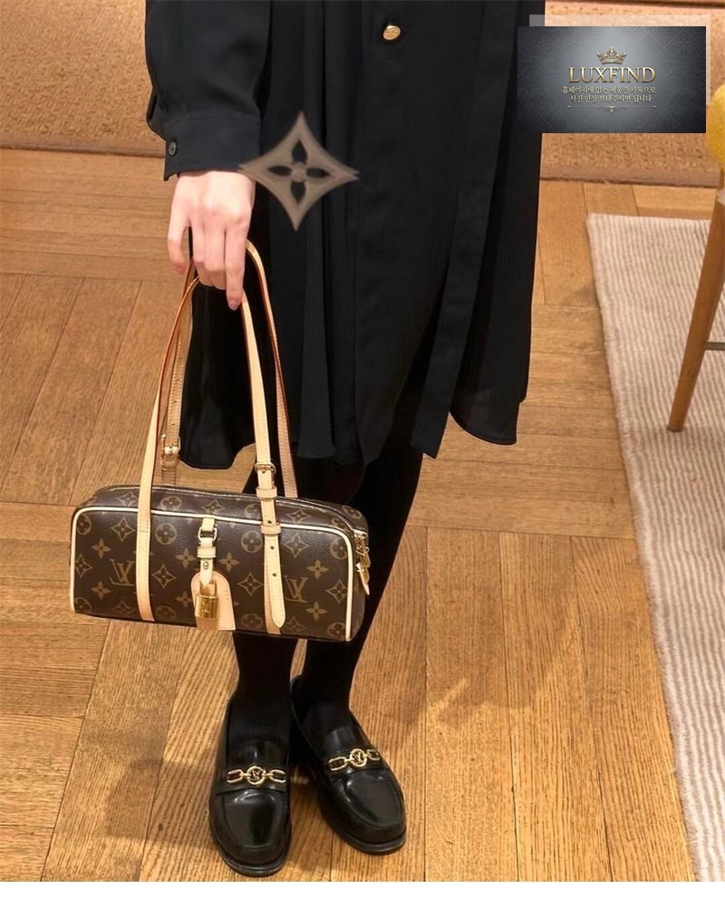 루이비통 행 온 핸드백 캔버스 모노그램 M47031