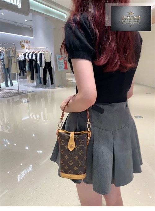루이비통 폴드 미 모노그램 파우치 백 M80874