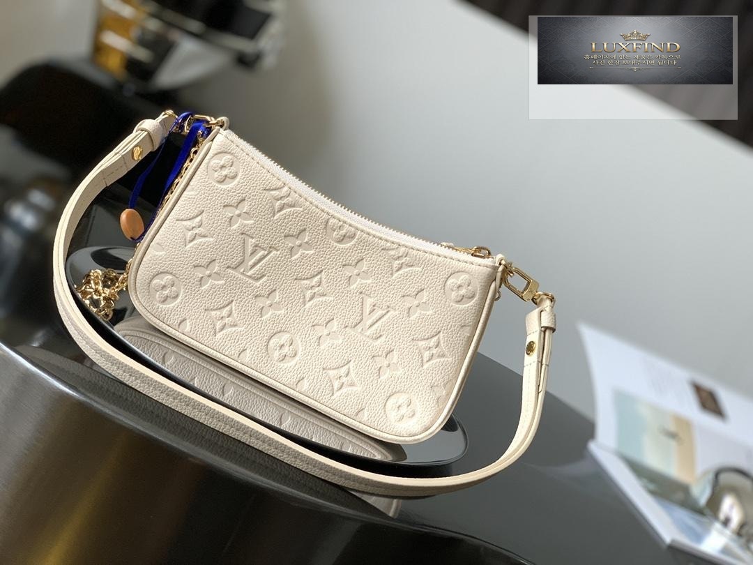 Louis Vuitton Easy Pouch on Strap