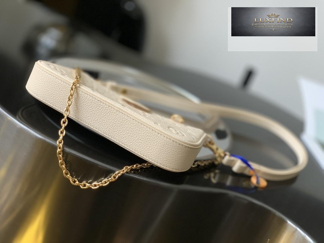 Louis Vuitton Easy Pouch on Strap