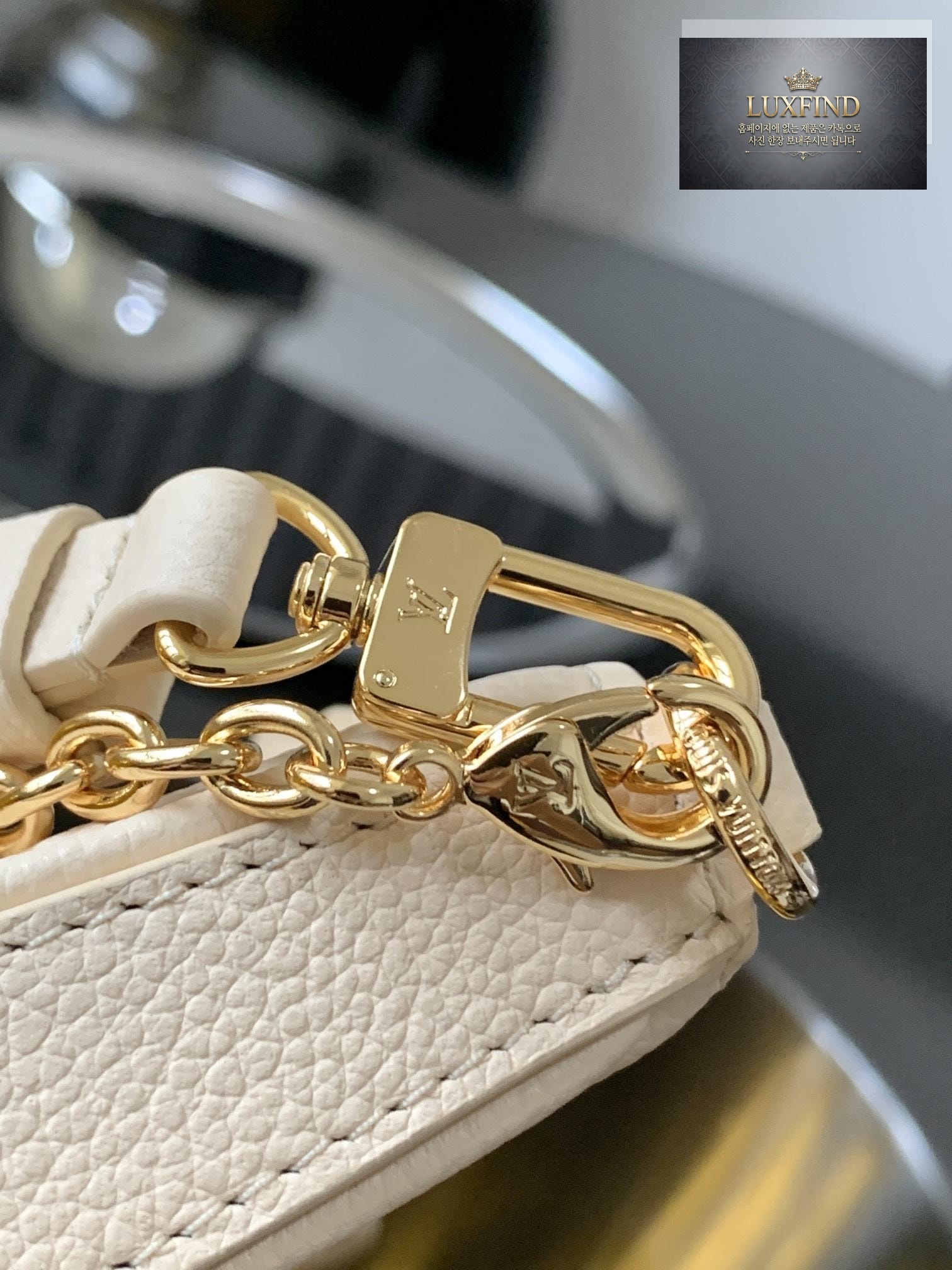 Louis Vuitton Easy Pouch on Strap