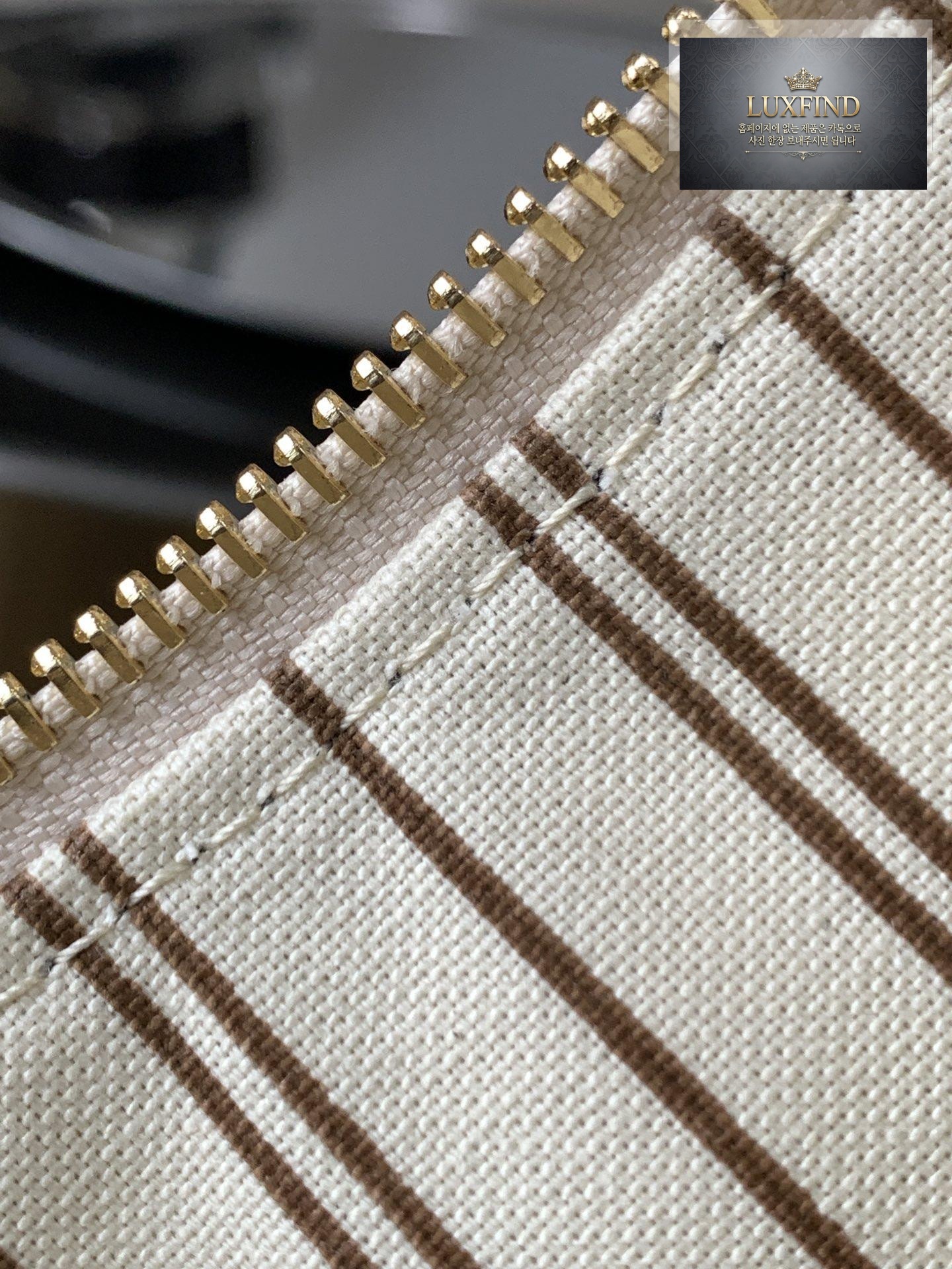 Louis Vuitton Easy Pouch on Strap