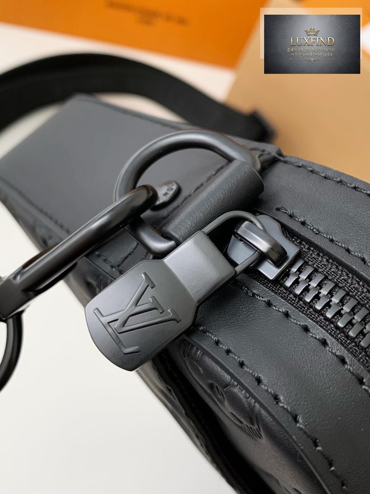 Louis Vuitton Duo Messenger