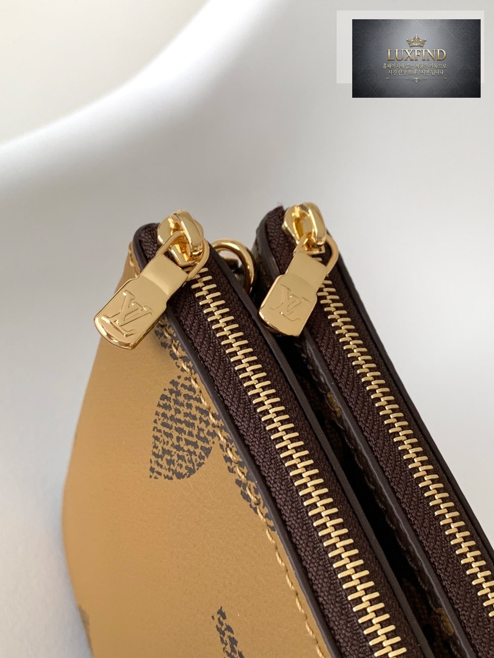 Louis Vuitton Double Zip Pochette