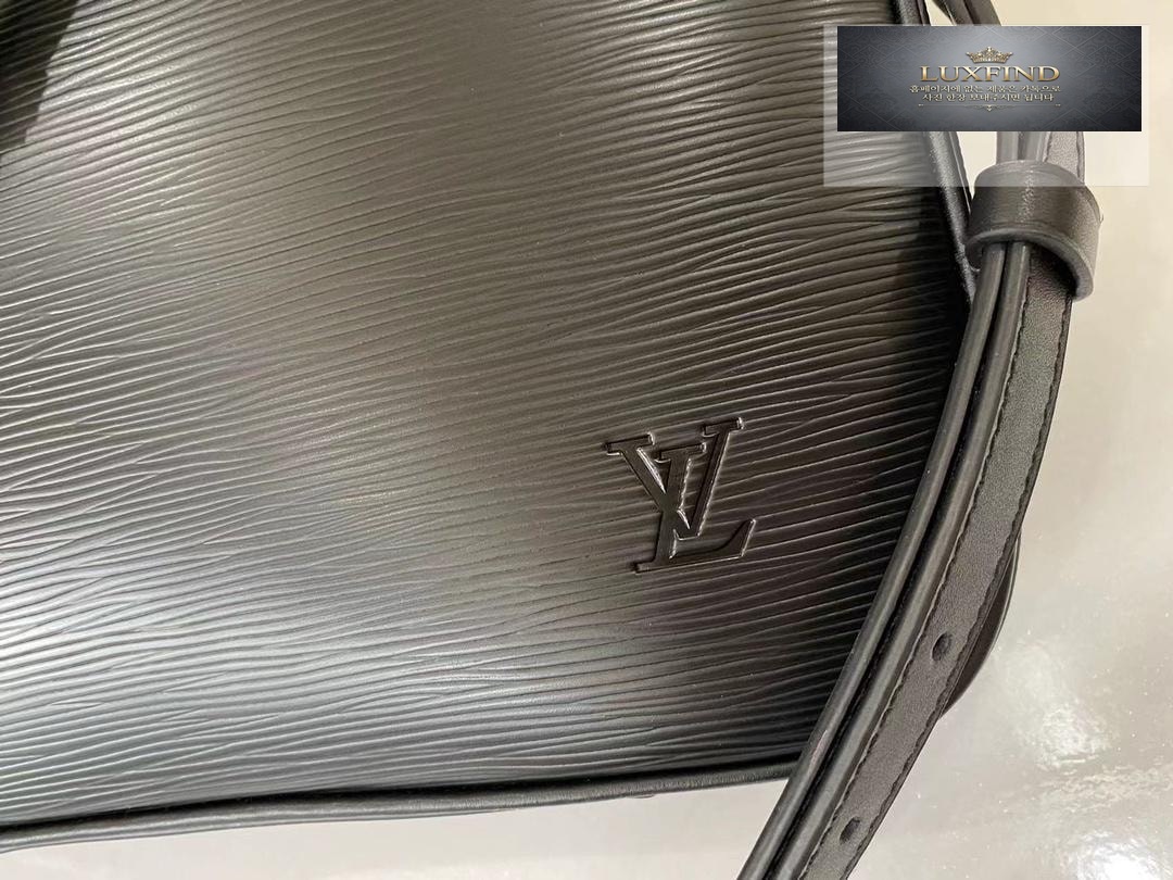 Louis Vuitton Dandy MM Epi