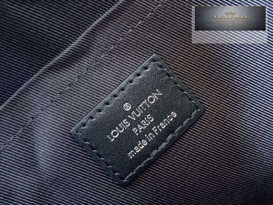 Louis Vuitton City Keeppole