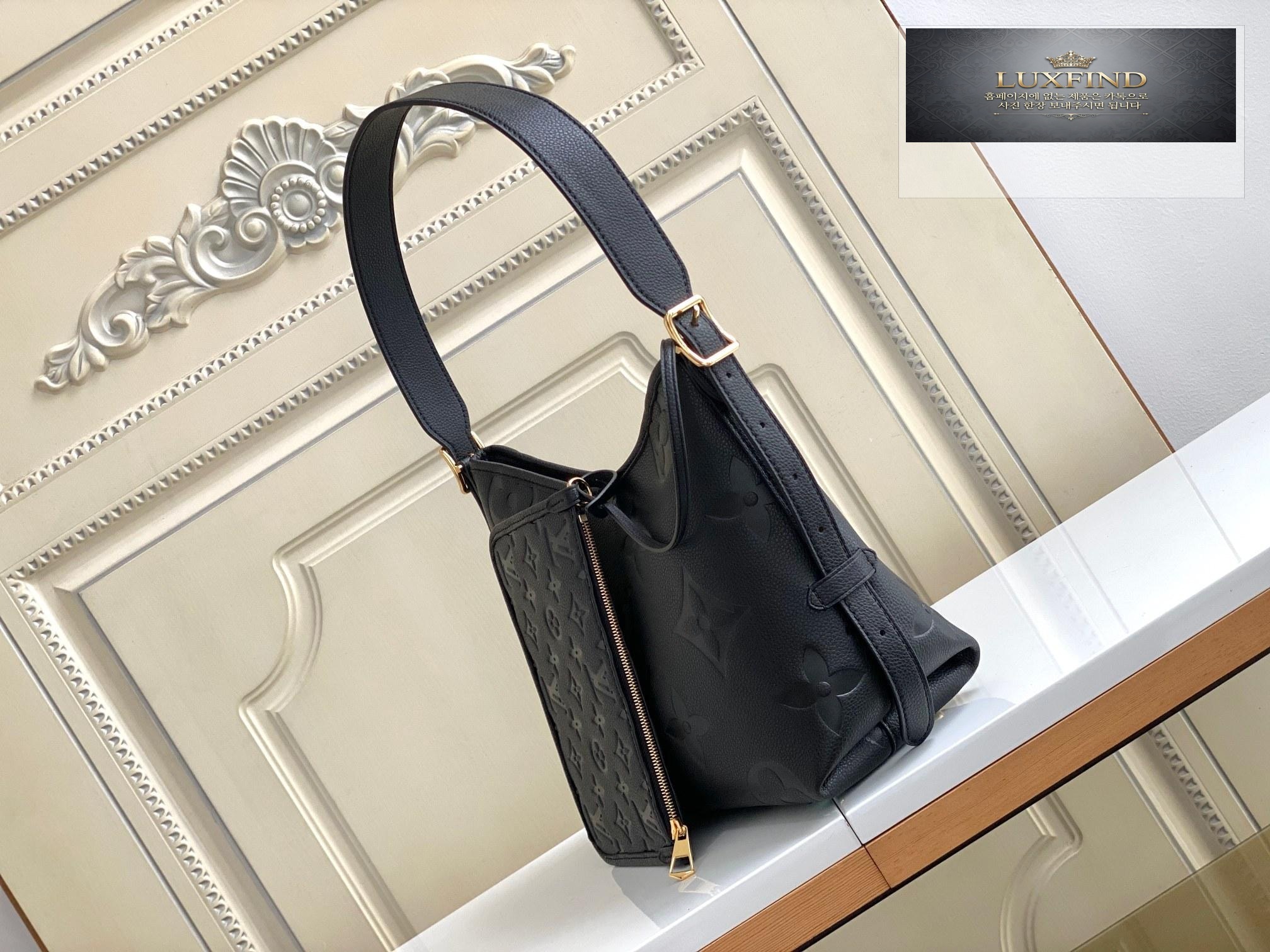 Louis Vuitton Carry All PM