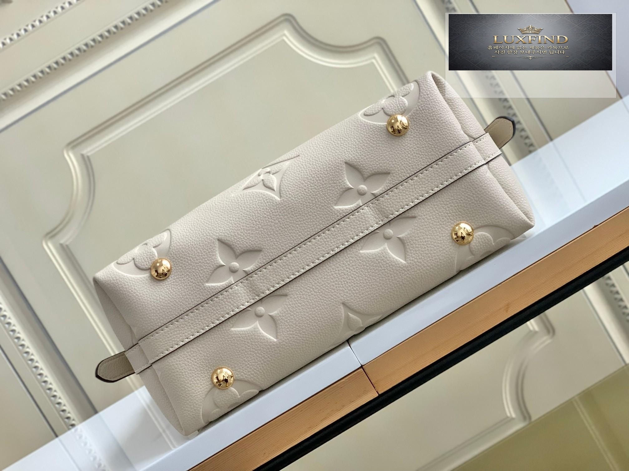 Louis Vuitton Carry All PM