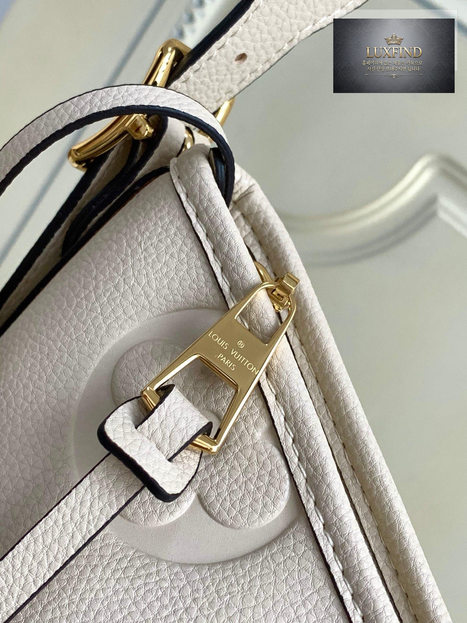 Louis Vuitton Carry All PM