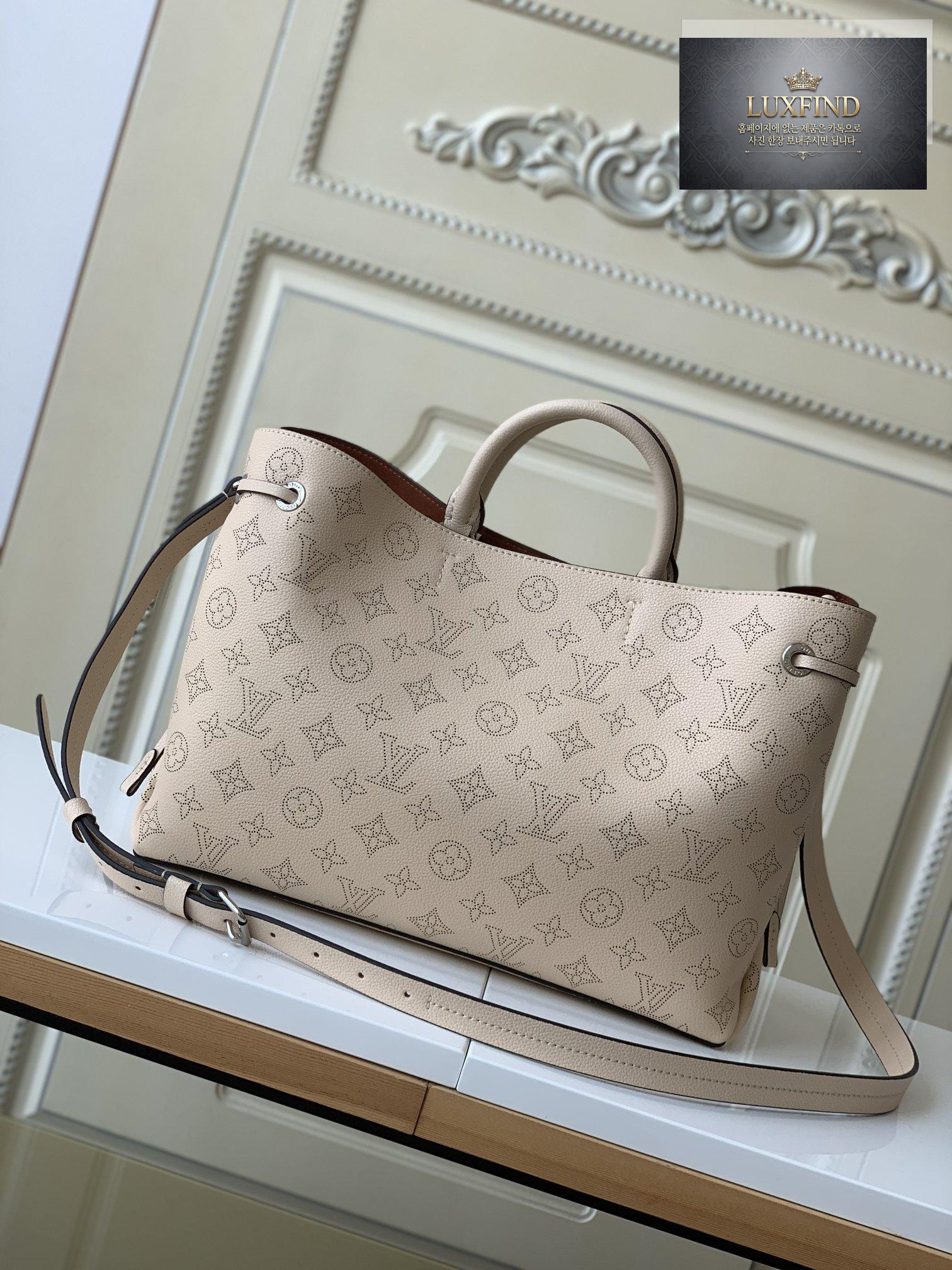 Louis Vuitton Bella Tote
