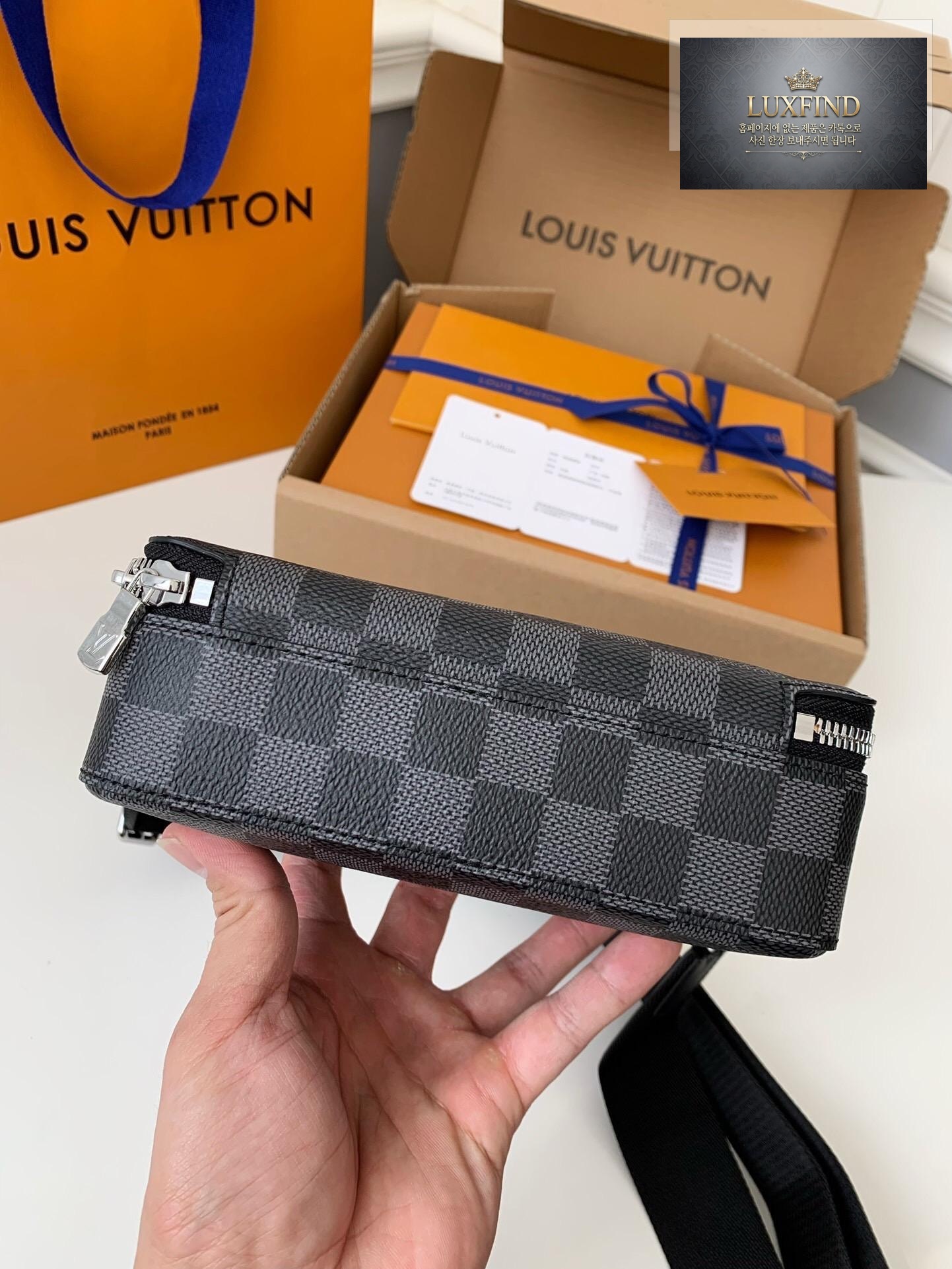 Louis Vuitton Alpha Wearable Wallet